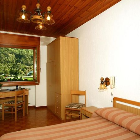Hotel Edelweiss Villeneuve Quarto foto