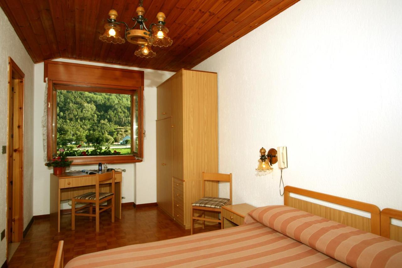 Hotel Edelweiss Villeneuve Quarto foto